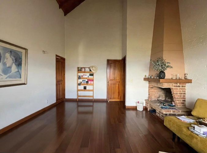 Casa de 3 alcobas en arriendo en Loma Del Escobero, Envigado, 273 m² · foto 11 de 20