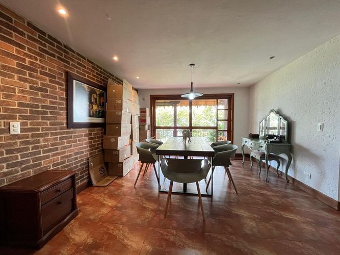 Casa de 3 alcobas en arriendo en Loma Del Escobero, Envigado, 273 m² · foto 12 de 20