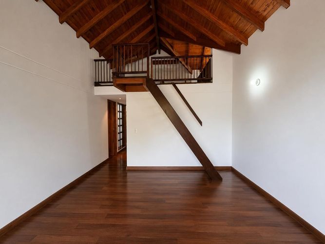 Casa de 3 alcobas en arriendo en Loma Del Escobero, Envigado, 273 m² · foto 10 de 20