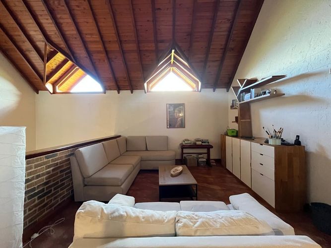 Casa de 3 alcobas en arriendo en Loma Del Escobero, Envigado, 273 m² · foto 3 de 20