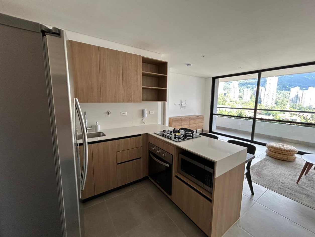 Apartamento en arriendo en El Poblado, Medellín · foto 4 de 14