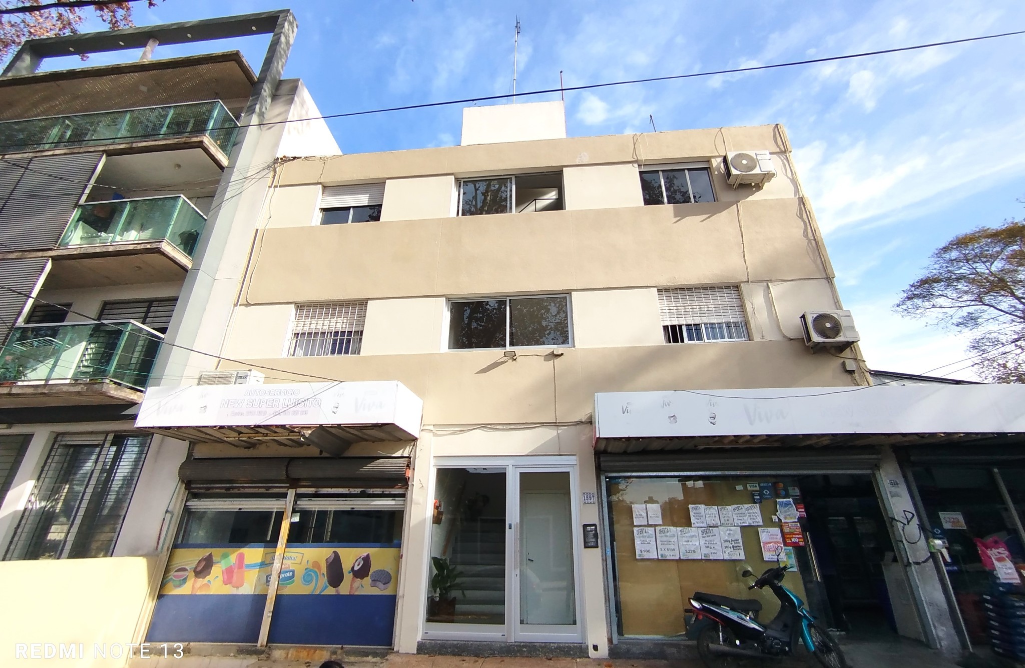 (Reservado)Excelente Punto, Iluminado, C/patio, Prolijo, C/renta, Ideal Inversor, Seguro.