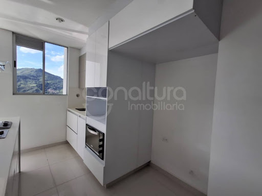 Apartamento en venta en Suramérica, Itagüí · foto 3 de 24