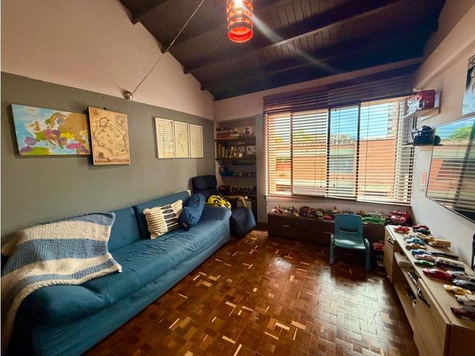 Casa de 3 alcobas en venta en Loma Del Chocho, Envigado, 186 m² · foto 7 de 9