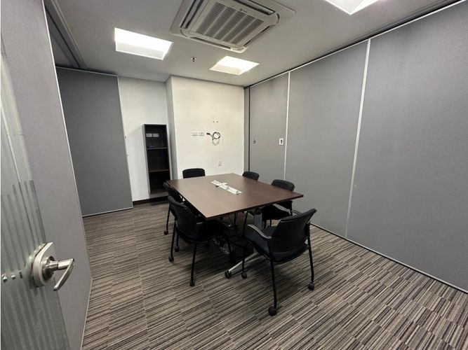 Oficina en arriendo en El Tesoro, Medellín, 334 m² · foto 4 de 8
