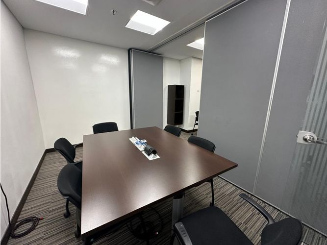 Oficina en arriendo en El Tesoro, Medellín, 334 m² · foto 5 de 8