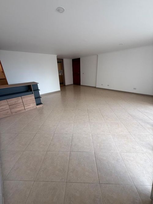 Apartamento de 3 alcobas en arriendo en La Abadia, Medellín, 145 m² · foto 5 de 12