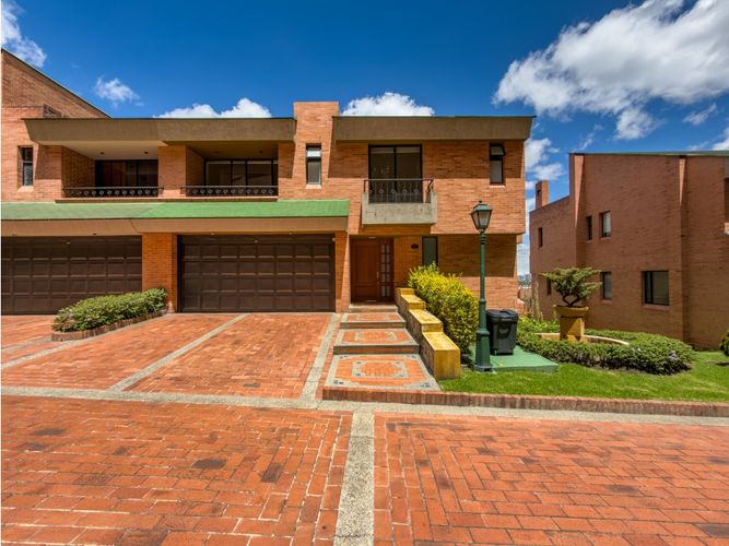 Casa de 5 alcobas en venta en Bosque De Pinos, Bogotá, 520 m² · foto 2 de 24