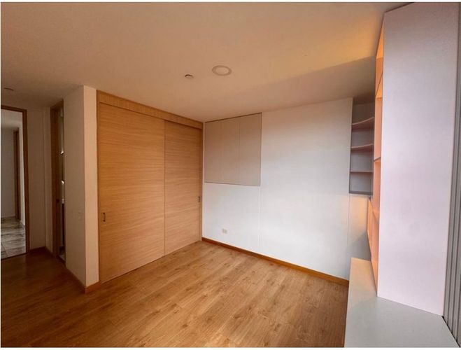 Apartamento de 3 alcobas en venta en Loma De Las Brujas, Envigado, 134 m² · foto 3 de 19