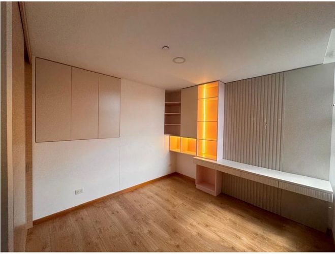 Apartamento de 3 alcobas en venta en Loma De Las Brujas, Envigado, 134 m² · foto 4 de 19