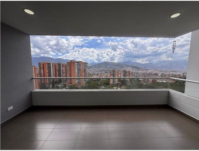 Apartamento de 3 alcobas en venta en Loma De Las Brujas, Envigado, 134 m² · foto 12 de 19