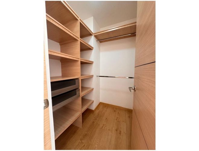 Apartamento de 3 alcobas en venta en Loma De Las Brujas, Envigado, 134 m² · foto 17 de 19