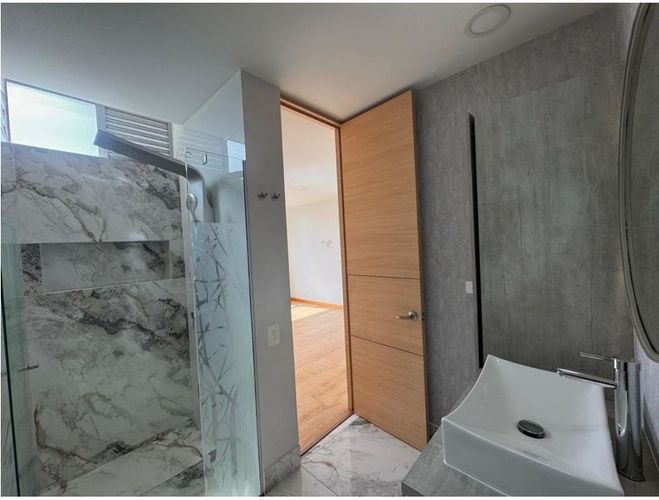 Apartamento de 3 alcobas en venta en Loma De Las Brujas, Envigado, 134 m² · foto 18 de 19
