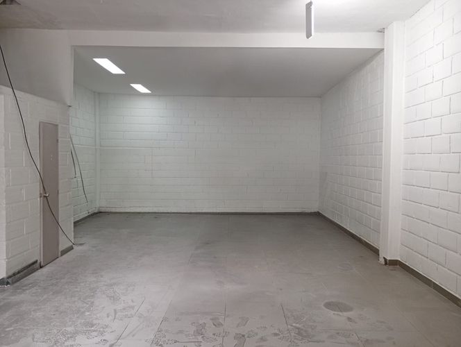 Bodega en arriendo en Noel, Medellín, 160 m² · foto 7 de 11