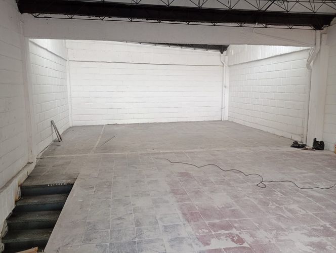 Bodega en arriendo en Noel, Medellín, 160 m² · foto 2 de 11