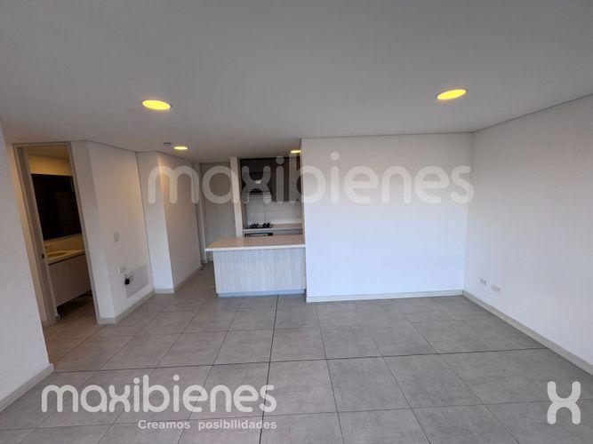 Apartamento de 3 alcobas en arriendo en Los Colores, Medellín, 65 m² · foto 2 de 21