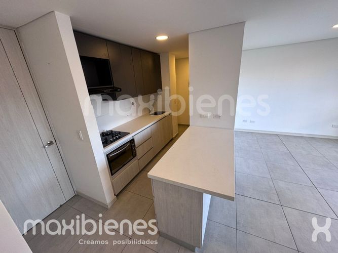Apartamento de 3 alcobas en arriendo en Los Colores, Medellín, 65 m² · foto 3 de 21