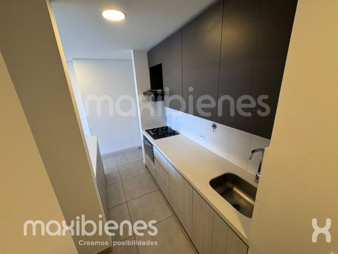 Apartamento de 3 alcobas en arriendo en Los Colores, Medellín, 65 m² · foto 4 de 21