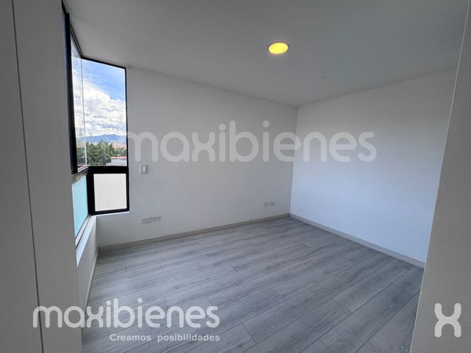 Apartamento de 3 alcobas en arriendo en Los Colores, Medellín, 65 m² · foto 8 de 21