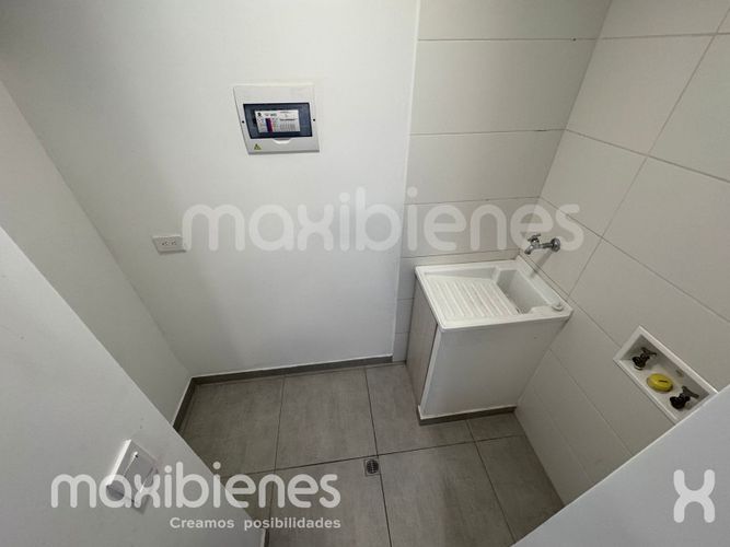 Apartamento de 3 alcobas en arriendo en Los Colores, Medellín, 65 m² · foto 15 de 21