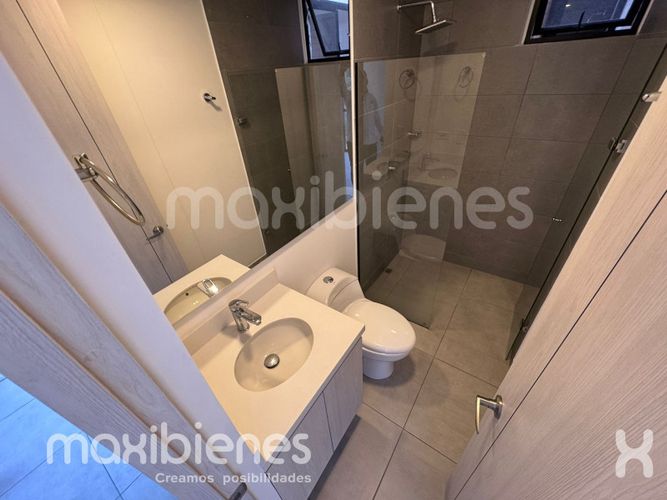 Apartamento de 3 alcobas en arriendo en Los Colores, Medellín, 65 m² · foto 16 de 21