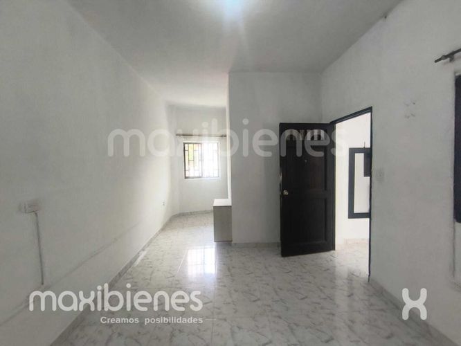 Casa de 8 alcobas en arriendo en El Salvador, Medellín, 245 m² · foto 5 de 14