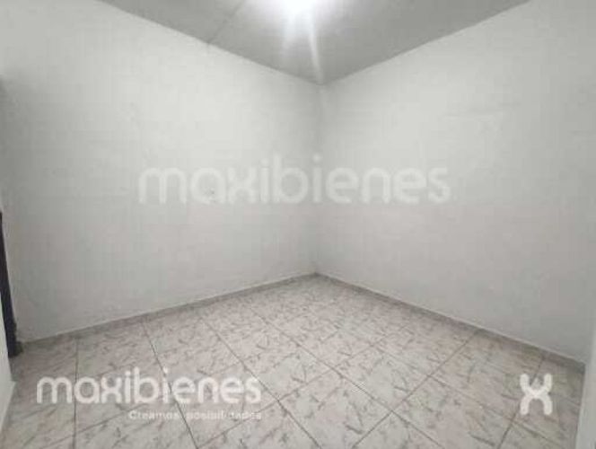 Casa de 8 alcobas en arriendo en El Salvador, Medellín, 245 m² · foto 6 de 14