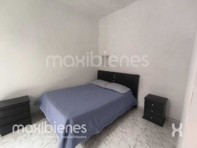 Casa de 8 alcobas en arriendo en El Salvador, Medellín, 245 m² · foto 10 de 14