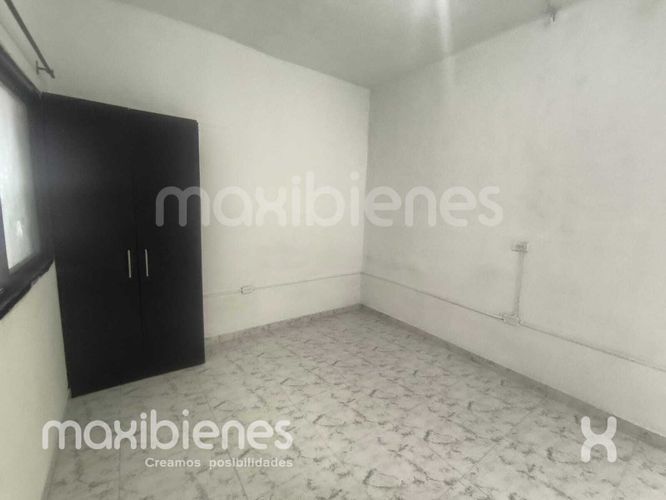 Casa de 8 alcobas en arriendo en El Salvador, Medellín, 245 m² · foto 11 de 14