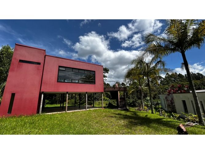 Casa de 4 alcobas en venta en So�Adora, El Carmen de Viboral, 498 m² · foto 2 de 20