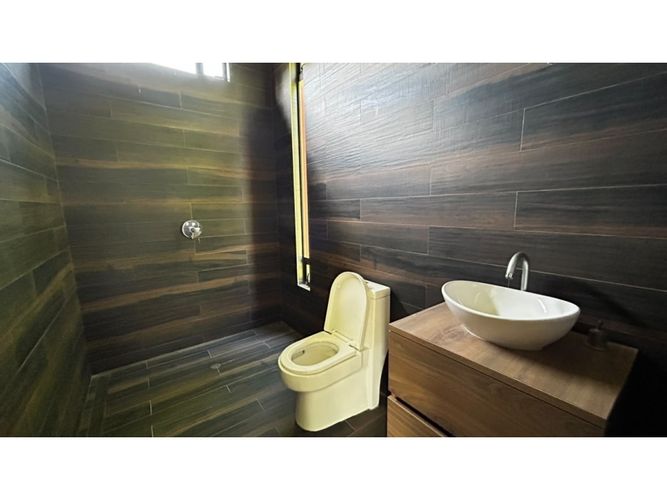 Casa de 4 alcobas en venta en So�Adora, El Carmen de Viboral, 498 m² · foto 3 de 20