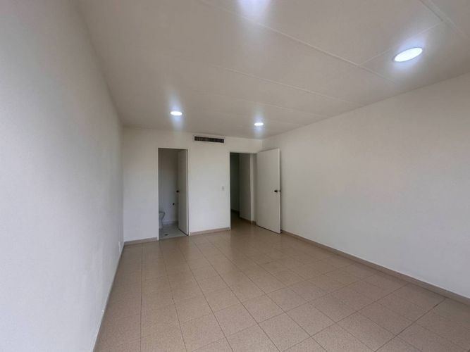 Oficina en arriendo en Milla De Oro, Medellín, 35 m² · foto 4 de 7