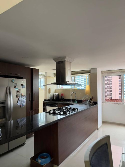Casa de 4 alcobas en venta en Lagos Del Cacique, Bucaramanga, 198 m² · foto 4 de 9