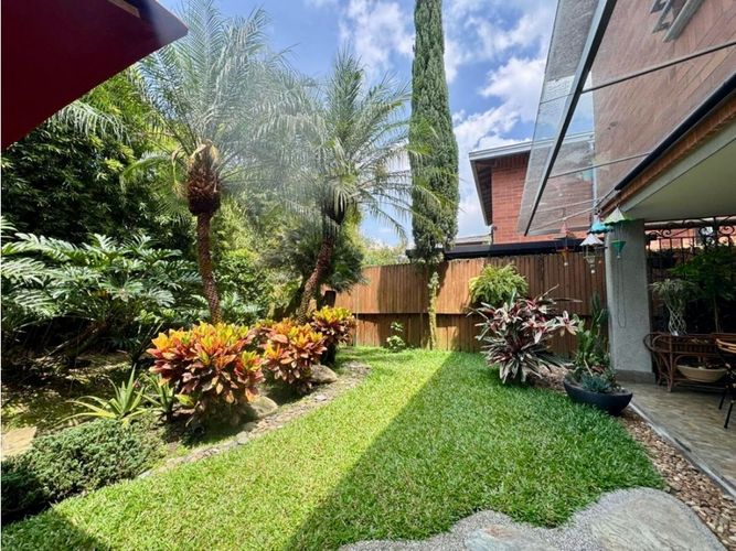 Casa de 3 alcobas en venta en La Sebastiana, Envigado, 251 m² · foto 4 de 24