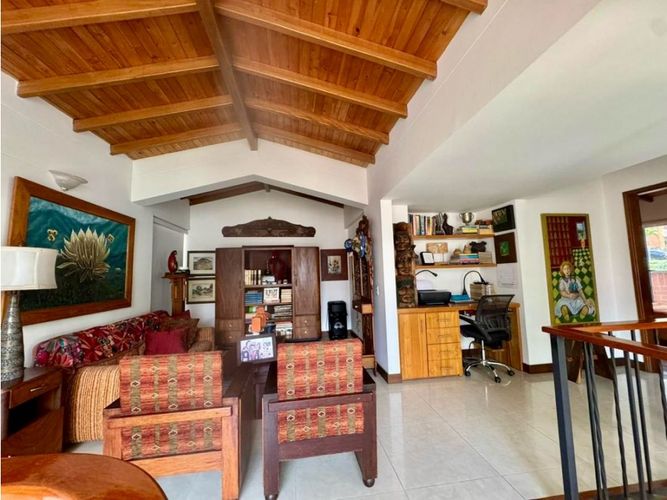 Casa de 3 alcobas en venta en La Sebastiana, Envigado, 251 m² · foto 12 de 24