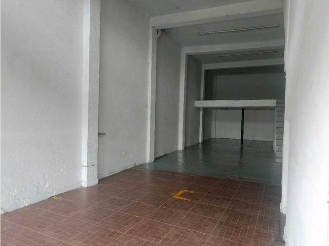 Casa de 6 alcobas en venta en San Pedro Claver, Cali, 270 m² · foto 2 de 10