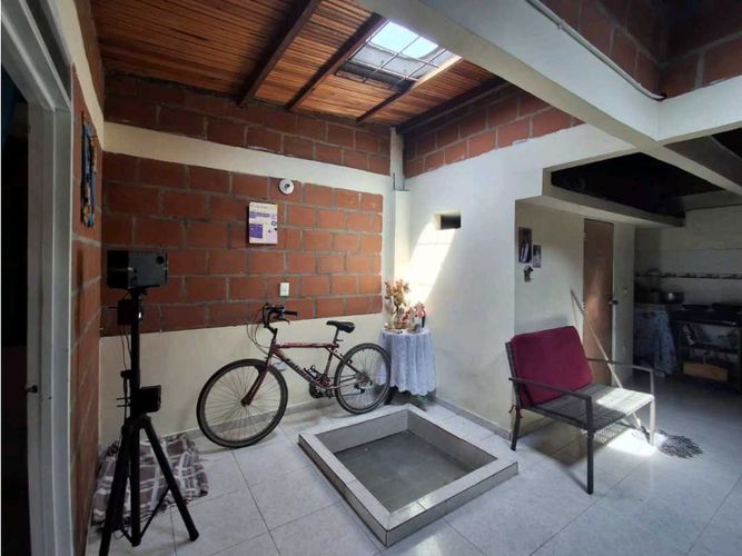 Casa de 6 alcobas en venta en San Pedro Claver, Cali, 270 m² · foto 6 de 10