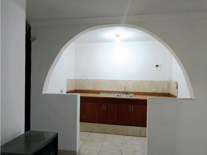 Casa de 15 alcobas en venta en El Rodeo, Cali, 300 m² · foto 2 de 24