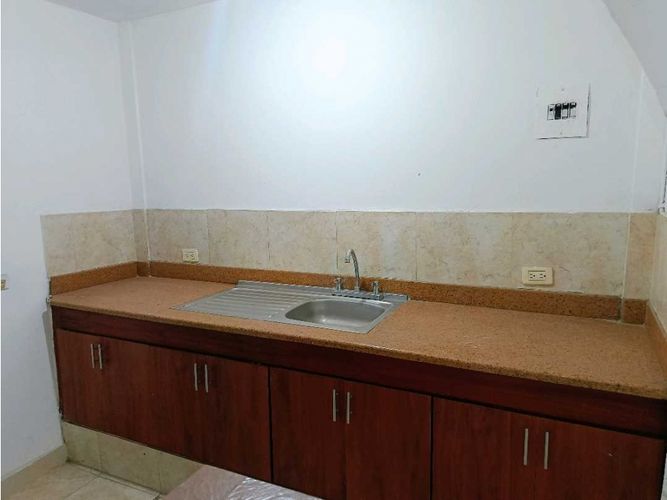 Casa de 15 alcobas en venta en El Rodeo, Cali, 300 m² · foto 3 de 24