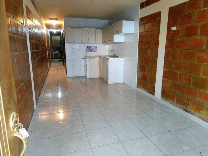 Casa de 15 alcobas en venta en El Rodeo, Cali, 300 m² · foto 18 de 24