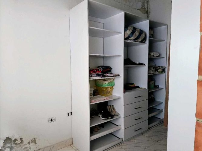 Casa de 8 alcobas en venta en Villa Del Lago, Cali, 385 m² · foto 9 de 24