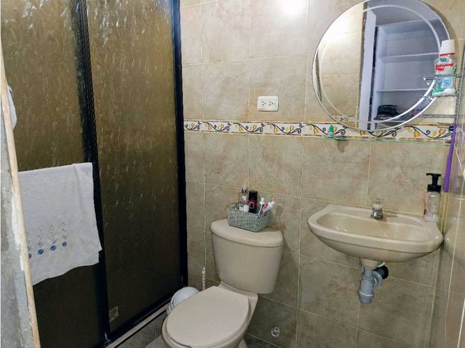 Casa de 8 alcobas en venta en Villa Del Lago, Cali, 385 m² · foto 11 de 24