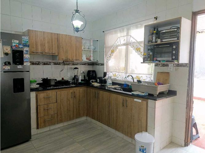 Casa de 8 alcobas en venta en Villa Del Lago, Cali, 385 m² · foto 12 de 24