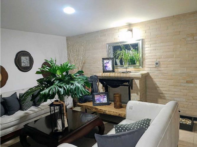 Casa de 8 alcobas en venta en Villa Del Lago, Cali, 385 m² · foto 17 de 24