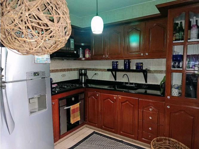 Casa de 8 alcobas en venta en Villa Del Lago, Cali, 385 m² · foto 19 de 24
