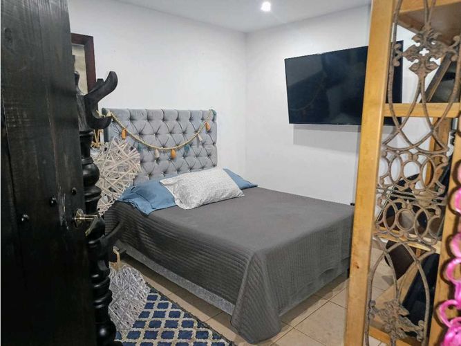 Casa de 8 alcobas en venta en Villa Del Lago, Cali, 385 m² · foto 21 de 24