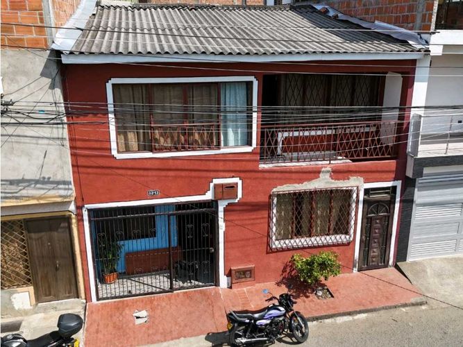 Casa de 6 alcobas en venta en La Floresta, Cali, 250 m² · foto 2 de 19