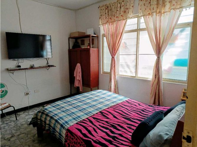 Casa de 3 alcobas en venta en Obrero, Cali, 83 m² · foto 4 de 5