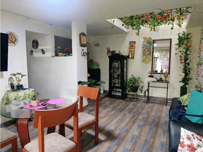 Casa de 9 alcobas en venta en Alfonso Lopez Ii Etapa, Cali, 330 m² · foto 2 de 14