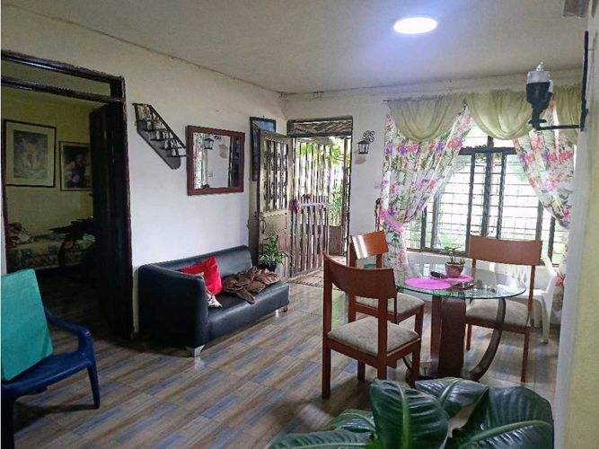 Casa de 9 alcobas en venta en Alfonso Lopez Ii Etapa, Cali, 330 m² · foto 3 de 14